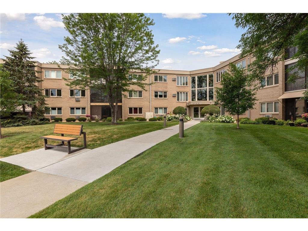 4350 Brookside Court #215 Edina MN 55436 6770907 image1