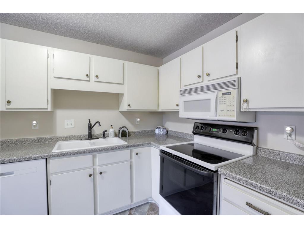 4350 Trenton Lane N #104 Plymouth MN 55442 7017425 image8