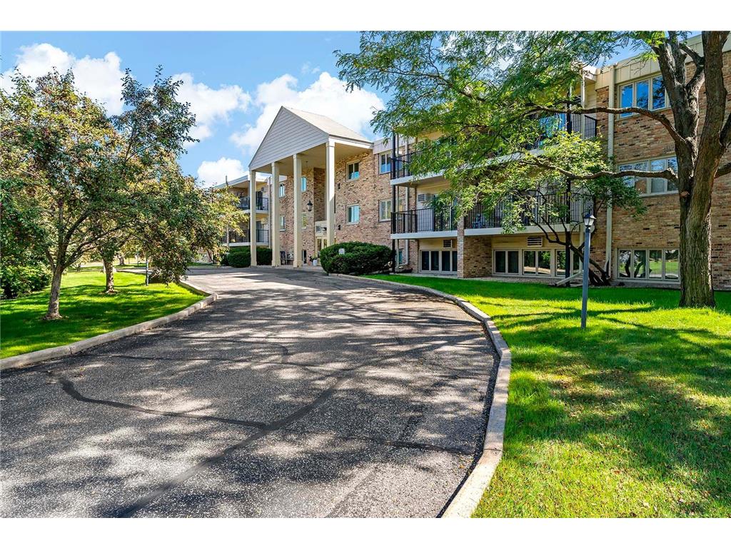 4351 Parklawn Avenue #105E Edina MN 55435 6793476 image2