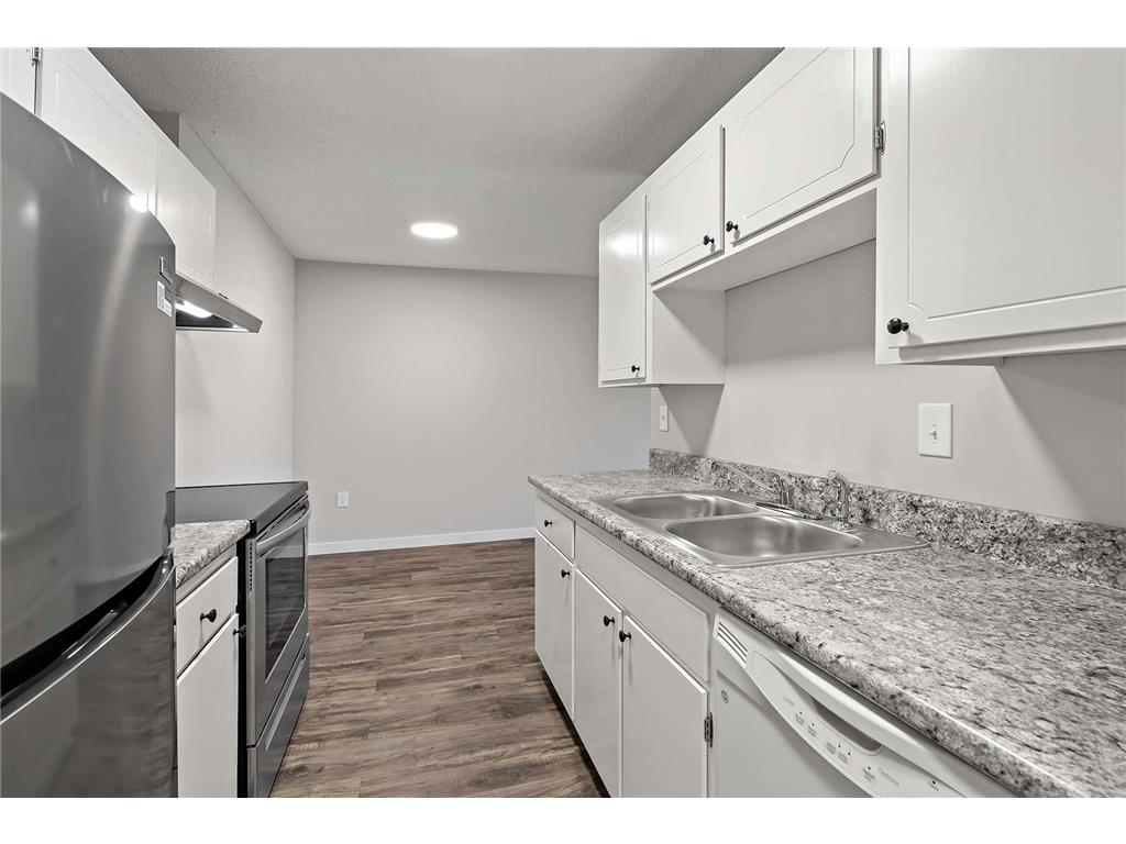 4351 Parklawn Avenue #105E Edina MN 55435 6793476 image6