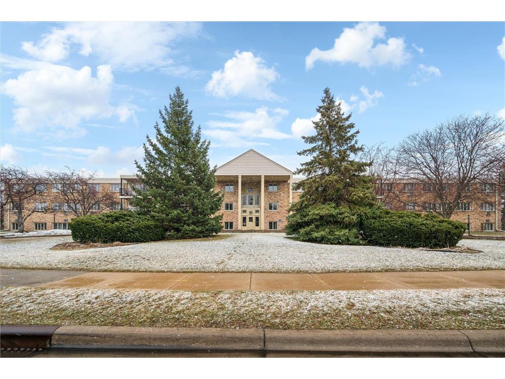 4351 Parklawn Avenue #12G Edina MN 55435 6486631 image1