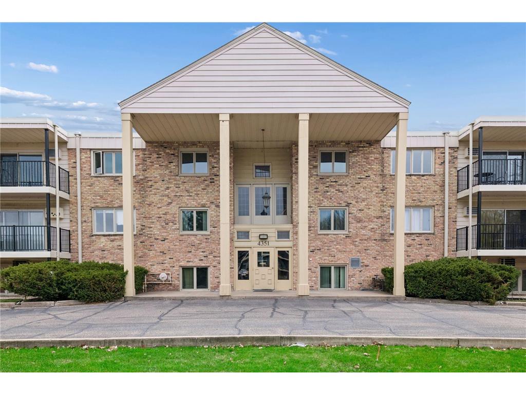 4351 Parklawn Avenue #205E Edina MN 55435 7056327 image1
