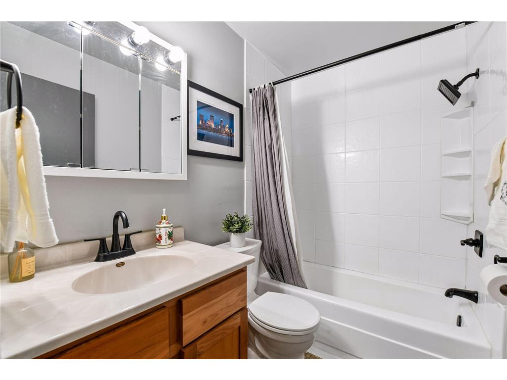 4351 Parklawn Avenue #205E Edina MN 55435 7056327 image22