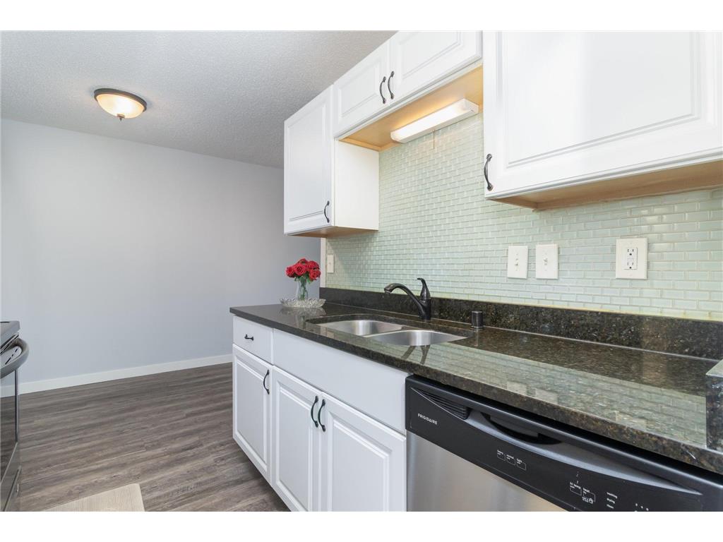 4351 Parklawn Avenue #7E Edina MN 55435 6793328 image2