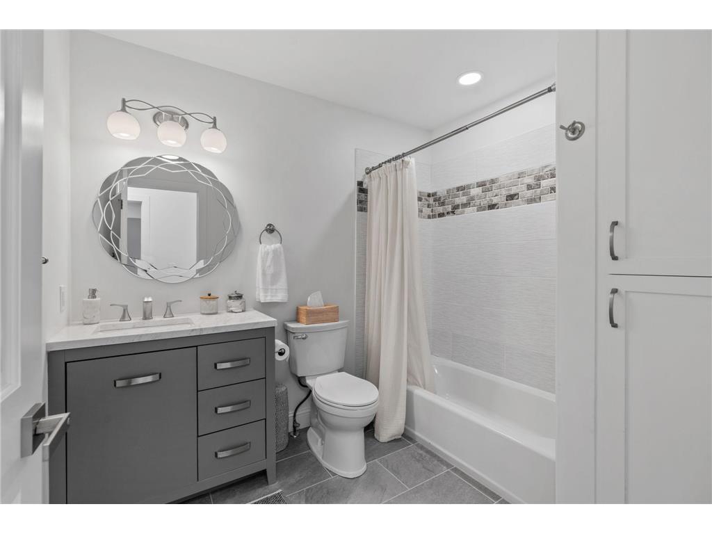 4354 Chowen Avenue S Minneapolis MN 55410 7066419 image20