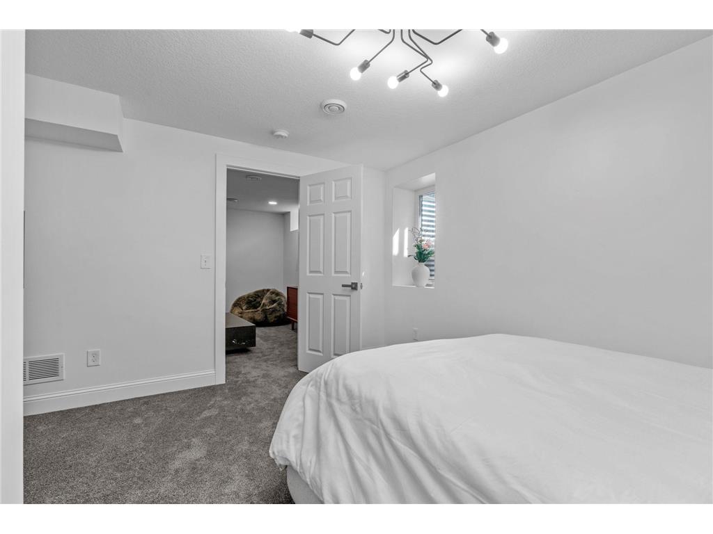 4354 Chowen Avenue S Minneapolis MN 55410 7066419 image25