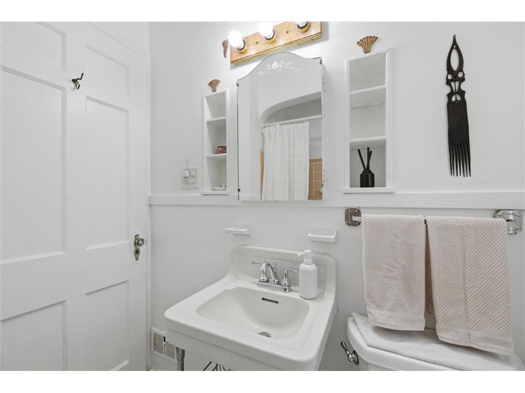 4354 Sheridan Avenue N Minneapolis MN 55412 7083626 image14