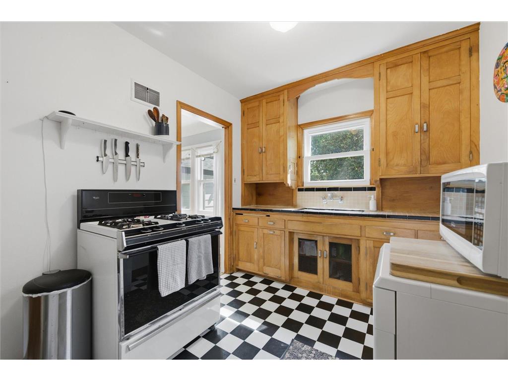 4354 Sheridan Avenue N Minneapolis MN 55412 7083626 image2
