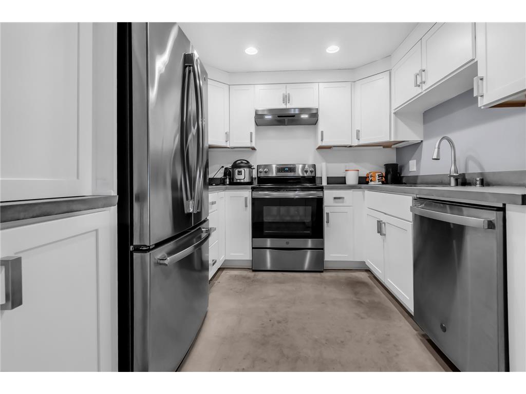 4354 Upton Avenue N Minneapolis MN 55412 7062026 image23