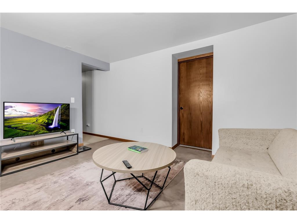 4354 Upton Avenue N Minneapolis MN 55412 7062026 image25