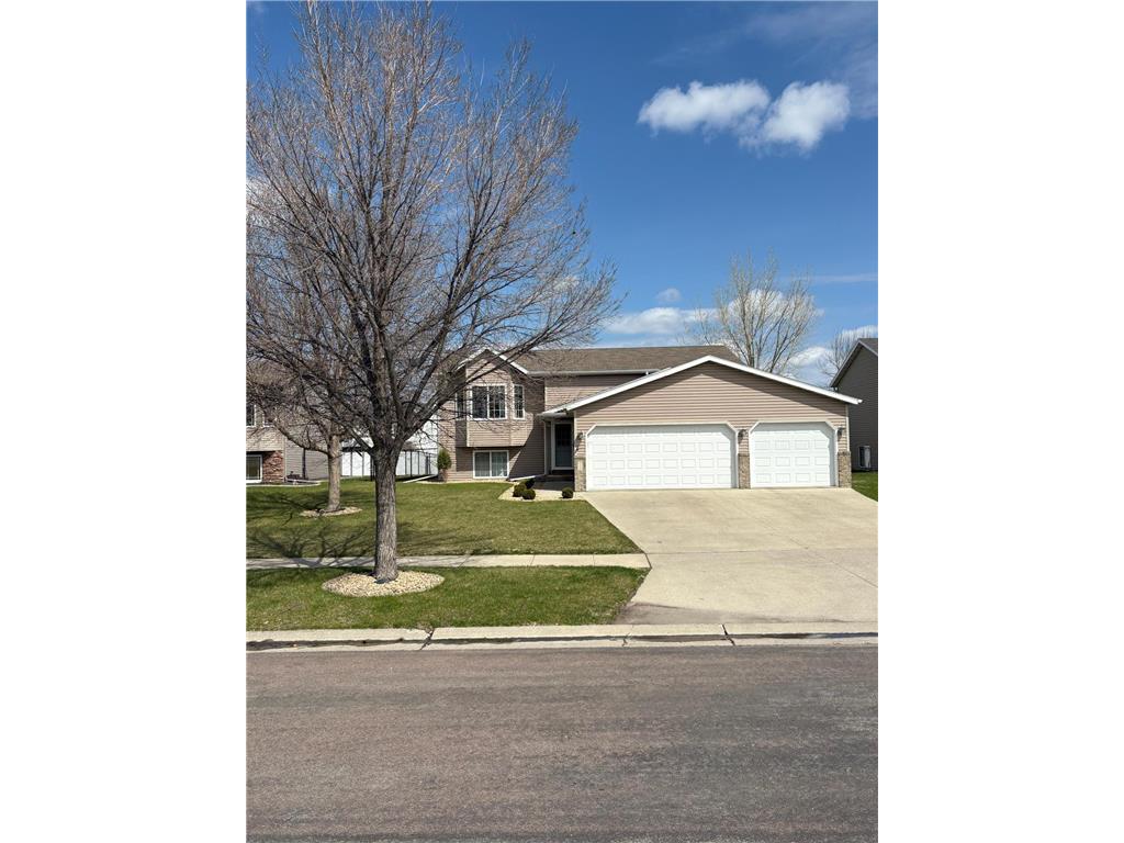 4357 46th Avenue S Fargo ND 58104 7047623 image1