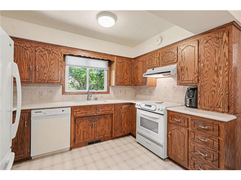 436 Rice Creek Boulevard NE Fridley MN 55432 7106693 image8