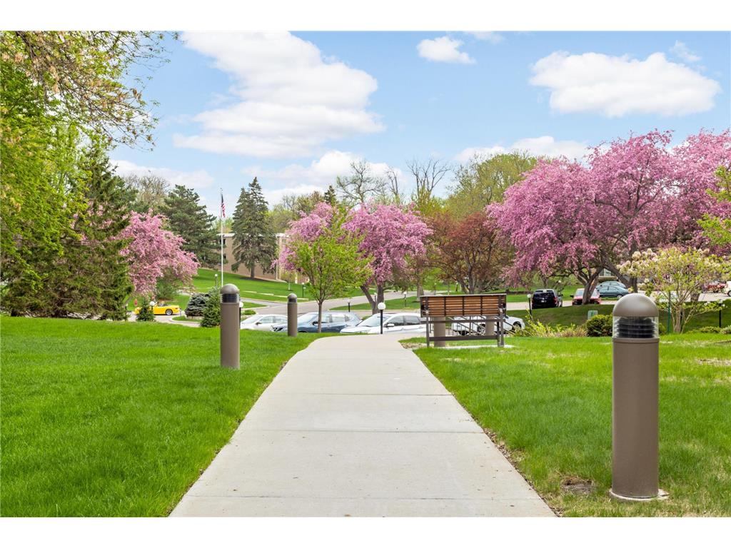 4360 Brookside Court #105 Edina MN 55436 - Minnehaha Creek 7076143 image29