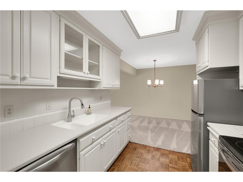4360 Brookside Court #105 Edina MN 55436 - Minnehaha Creek 7076143 image4