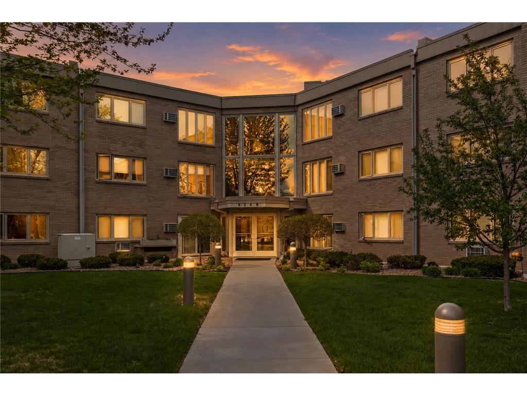4360 Brookside Court #218 Edina MN 55436 7090036 image2