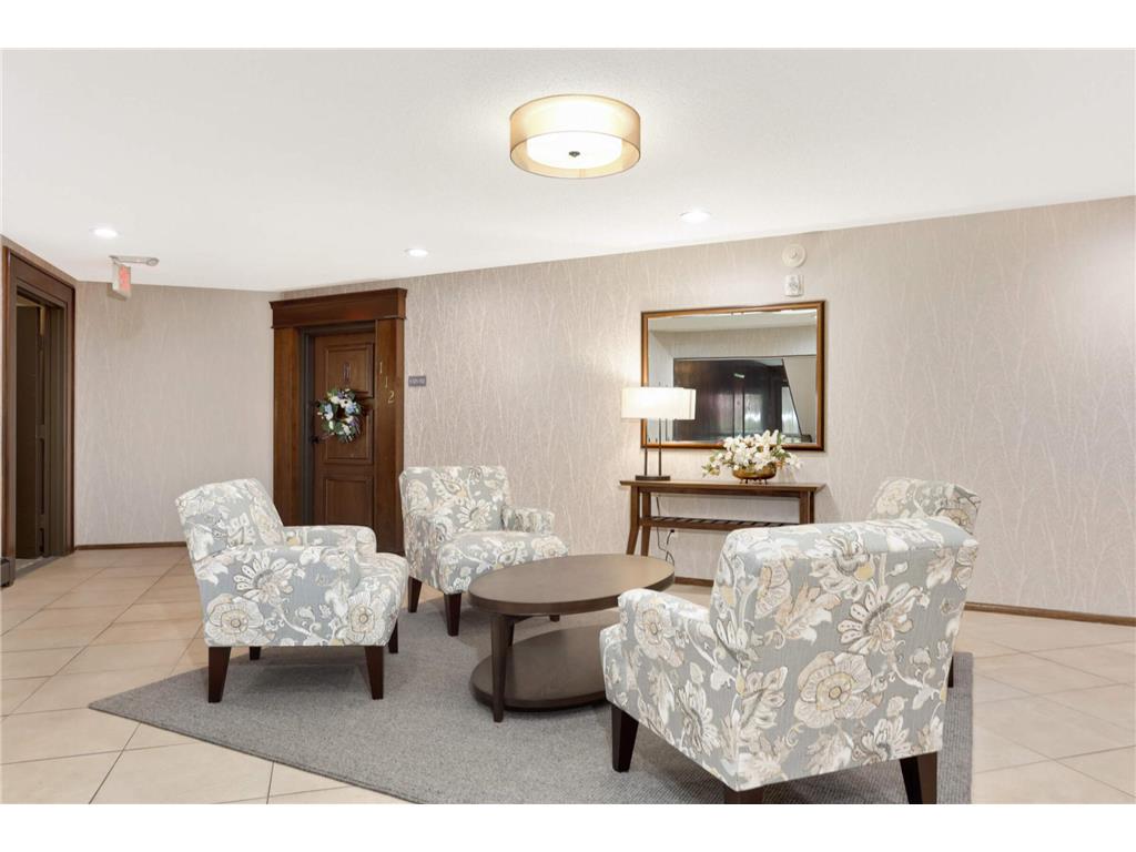 4360 Brookside Court #218 Edina MN 55436 7090036 image22