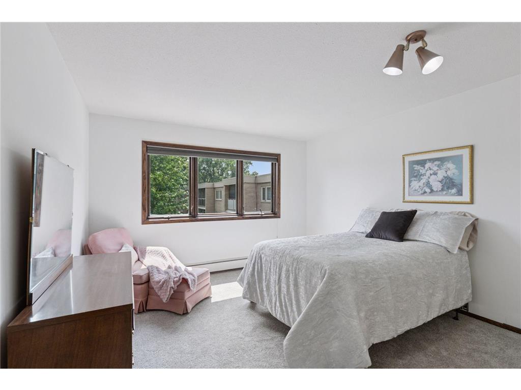 4360 Brookside Court #310 Edina MN 55436 - Minnehaha Creek 7006413 image16