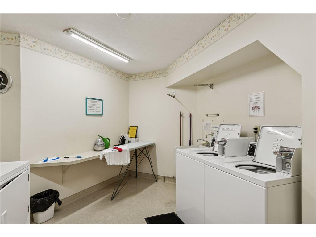 4360 Brookside Court #310 Edina MN 55436 - Minnehaha Creek 7006413 image24