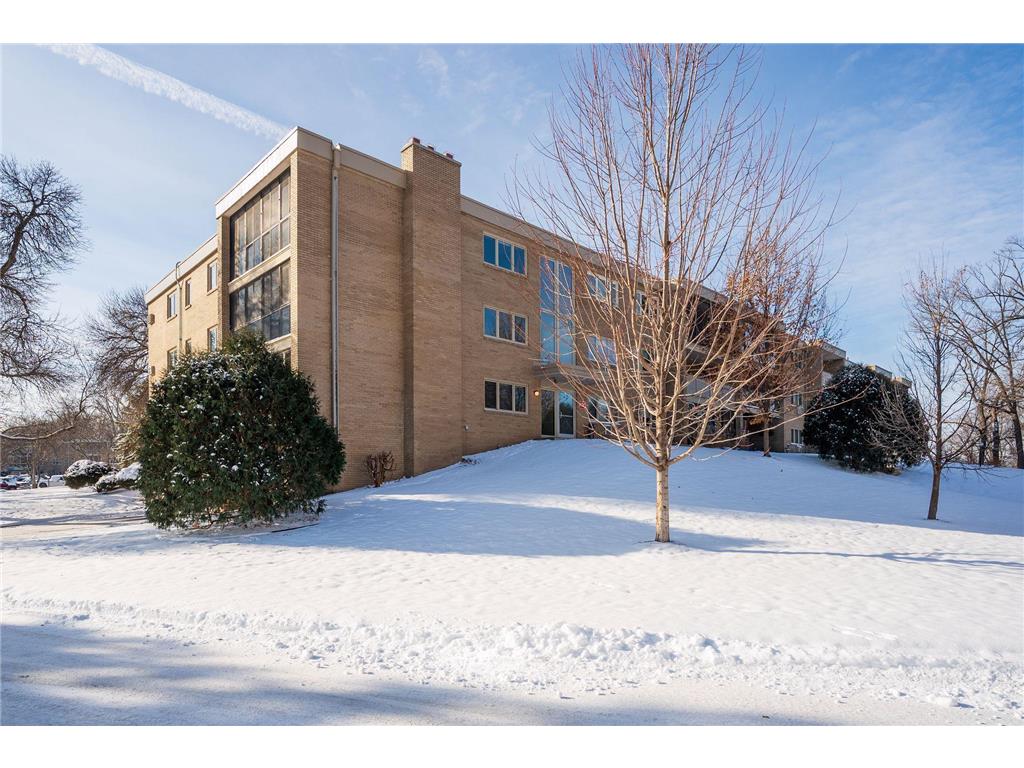 4360 Brookside Court #310 Edina MN 55436 - Minnehaha Creek 7006413 image32