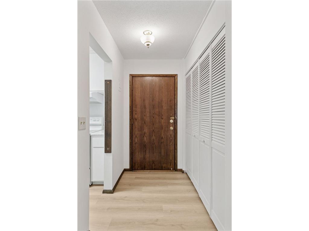 4360 Brookside Court #310 Edina MN 55436 - Minnehaha Creek 7006413 image6