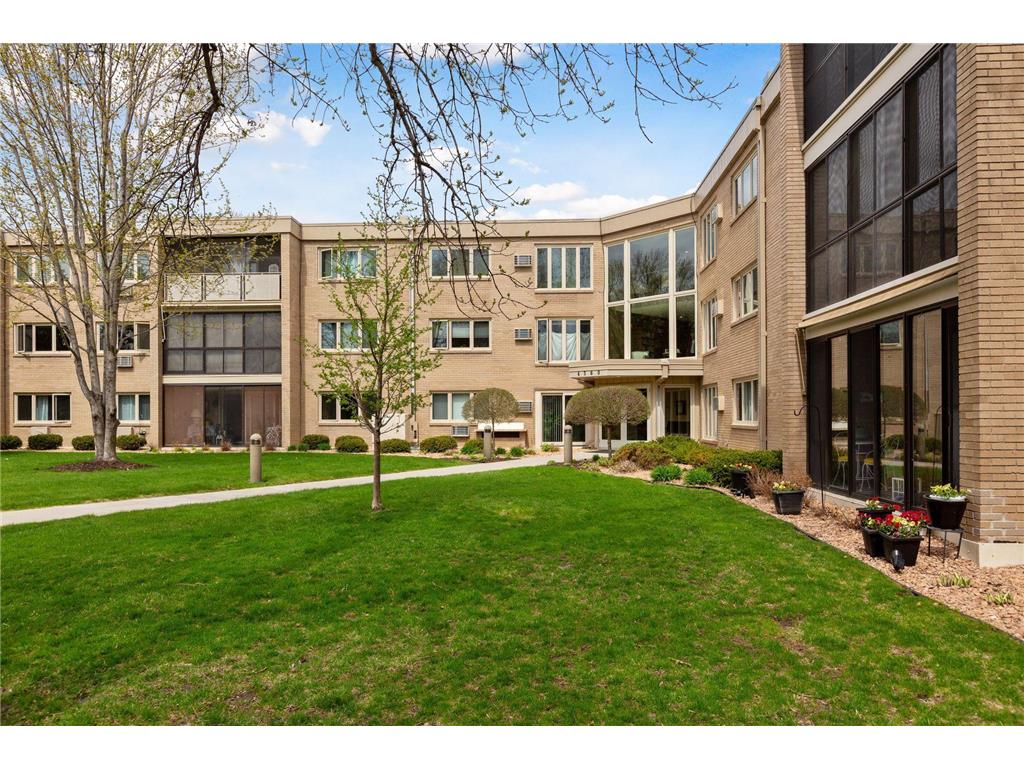 4360 Brookside Court #319 Edina MN 55436 6343686 image1