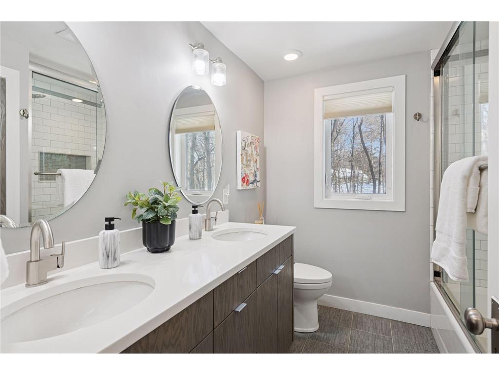 4360 Chimo East Street Deephaven MN 55391 - Lake Minnetonka 6796893 image24
