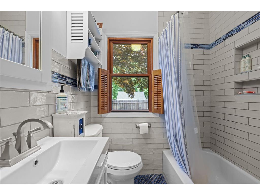 4366 Vera Cruz Avenue N Robbinsdale MN 55422 7078241 image11