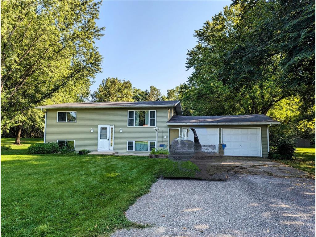 4369 11th Avenue SE Willmar MN 56201 6423490 image1