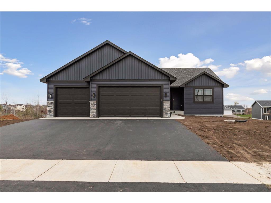 437 Coyote Way New Richmond WI 54017 6740620 image1
