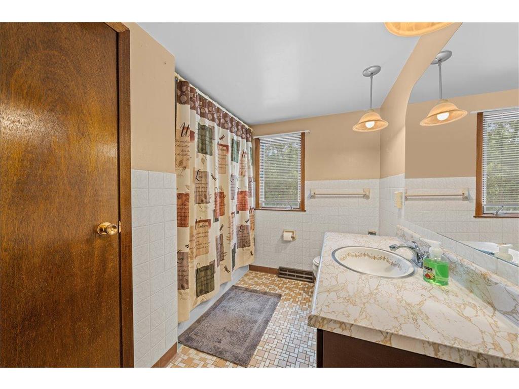 437 W Elm Street Ellsworth WI 54011 7093909 image21