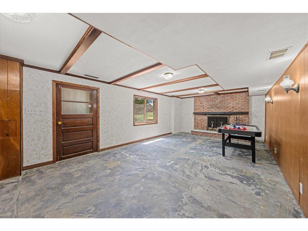 437 W Elm Street Ellsworth WI 54011 7093909 image24
