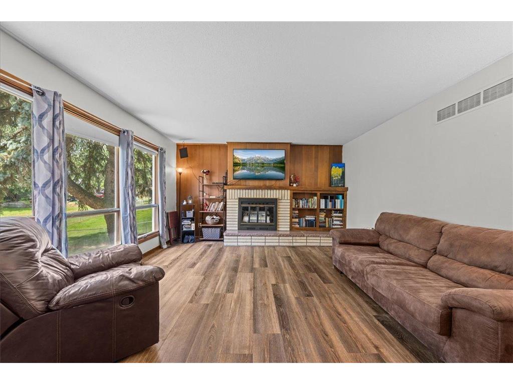 437 W Elm Street Ellsworth WI 54011 7093909 image8