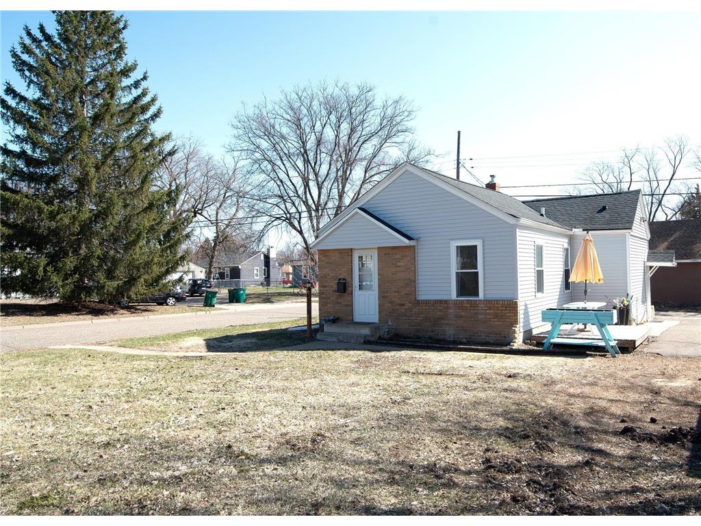 4370 Adair Avenue N Crystal MN 55422 7052890 image2