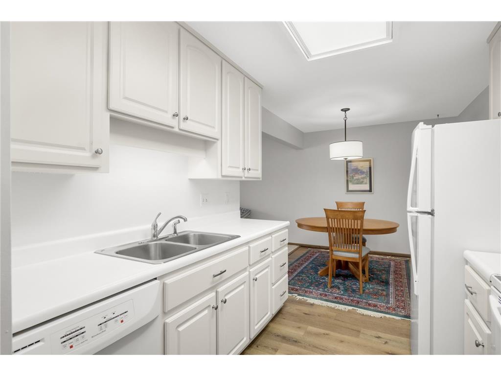 4370 Brookside Court #106 Edina MN 55436 - Minnehaha Creek 7012035 image16