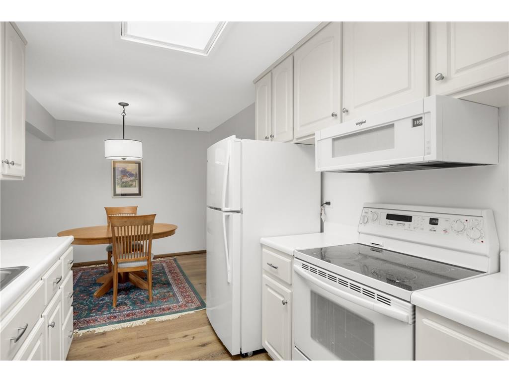 4370 Brookside Court #106 Edina MN 55436 - Minnehaha Creek 7012035 image17