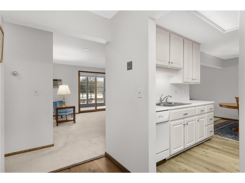 4370 Brookside Court #106 Edina MN 55436 - Minnehaha Creek 7012035 image7