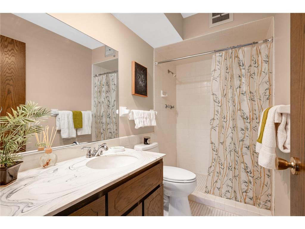 4370 Brookside Court #203 Edina MN 55436 7038595 image13