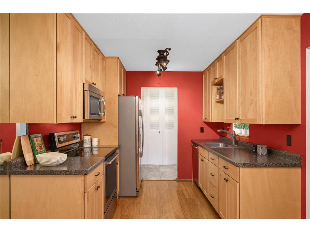 4370 Brookside Court #203 Edina MN 55436 7038595 image8