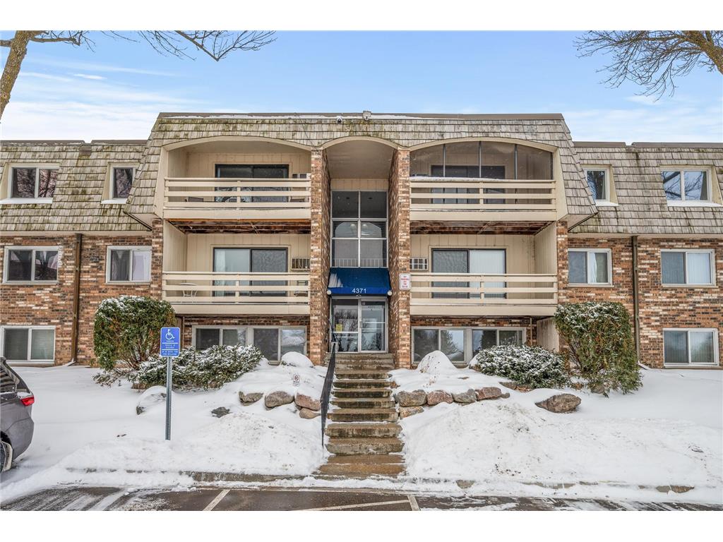 4371 Wilshire Boulevard #201 Mound MN 55364 - Lake Minnetonka 6659762 image1