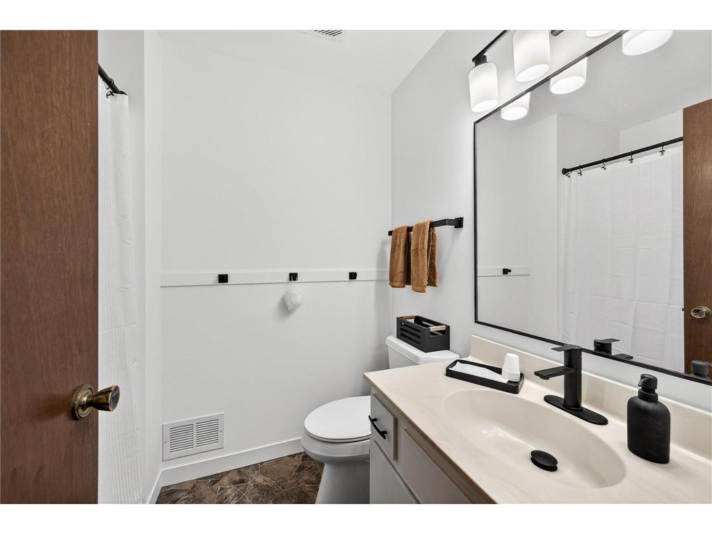 4372 Buckingham Court Vadnais Heights MN 55127 6819807 image27