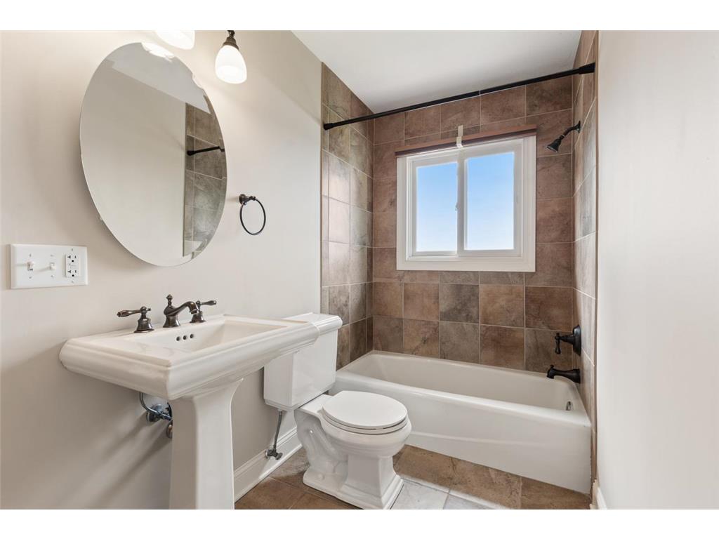 4372 Channel Road Spring Park MN 55384 - Lake Minnetonka 7086773 image16