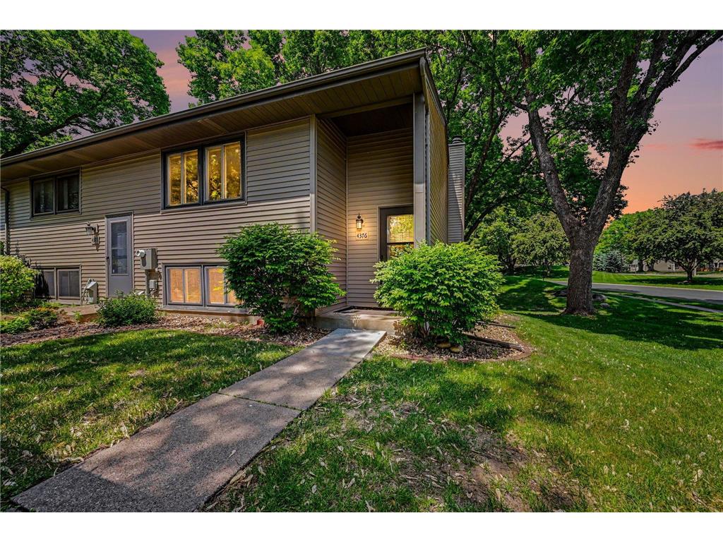 4376 Arden View Court Arden Hills MN 55112 7081001 image1