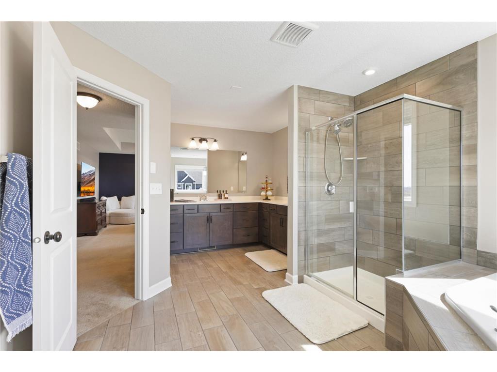 4377 Parkview Circle Anoka MN 55303 7017518 image17