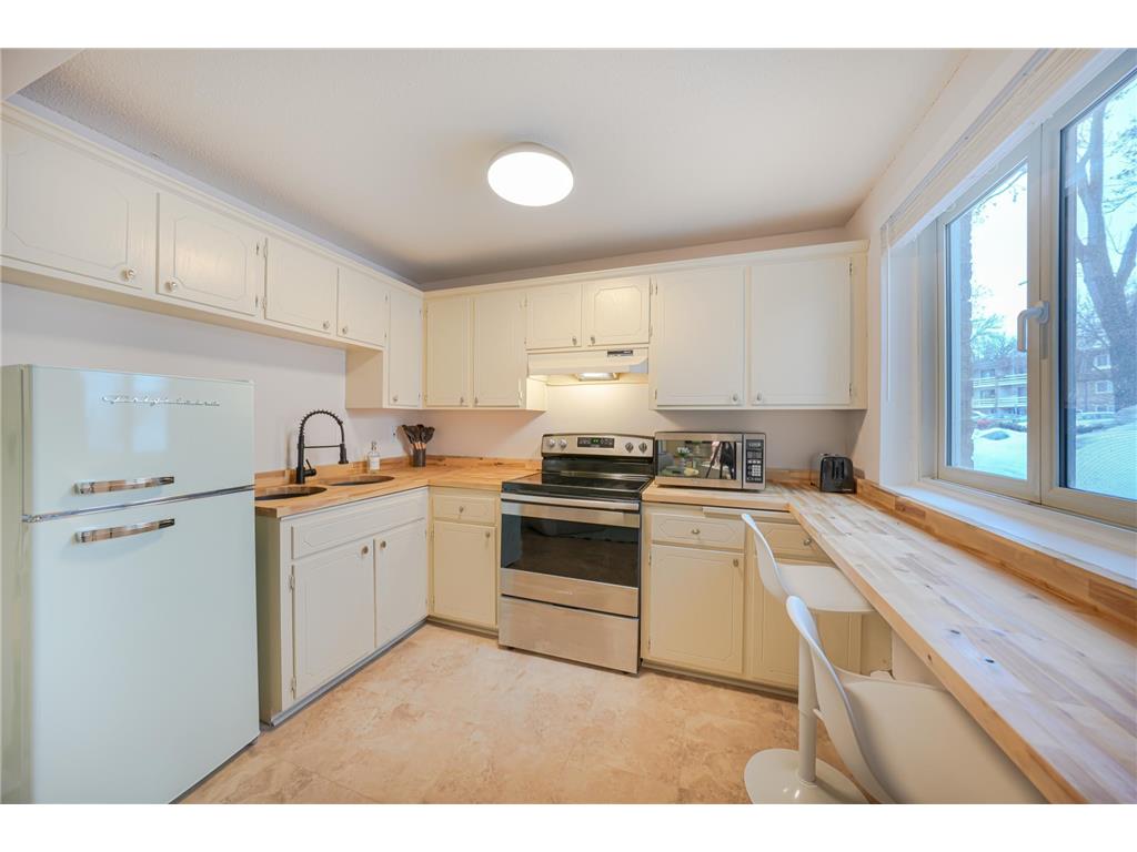 4379 Wilshire Boulevard #104 Mound MN 55364 - Lake Minnetonka 6821317 image3