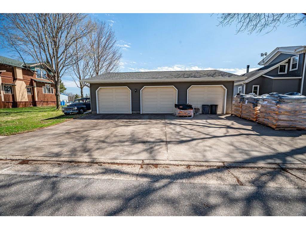 438 W Kinne Street Ellsworth WI 54011 7059292 image3