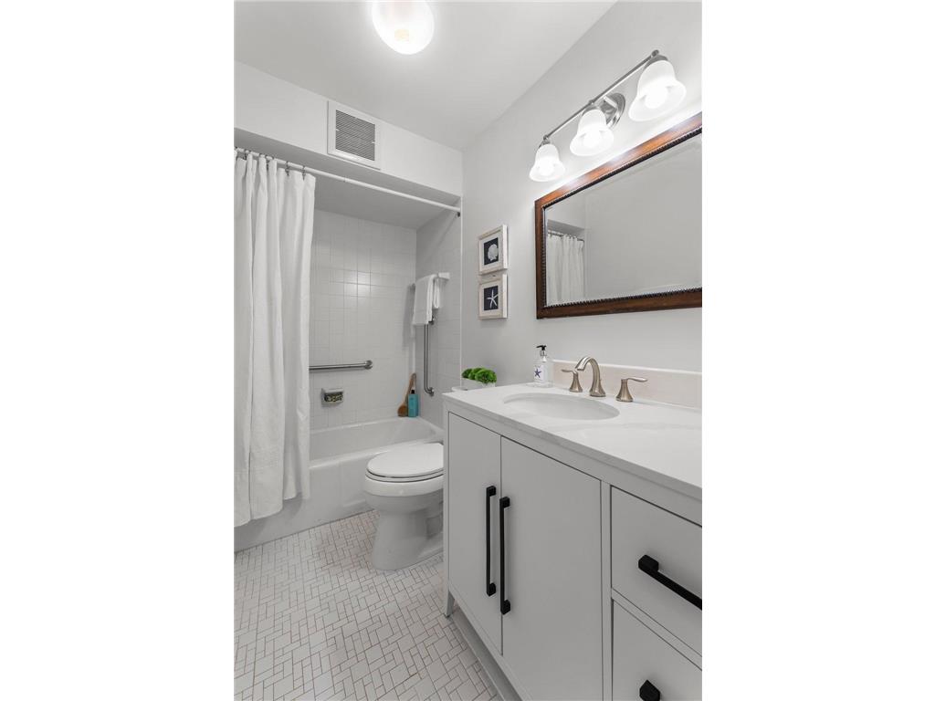 4380 Brookside Court #103 Edina MN 55436 7002701 image12