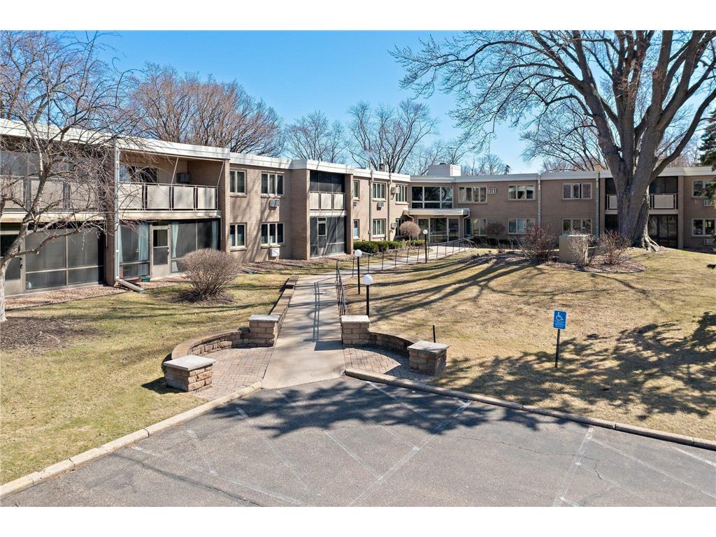 4380 Brookside Court #103 Edina MN 55436 7002701 image18