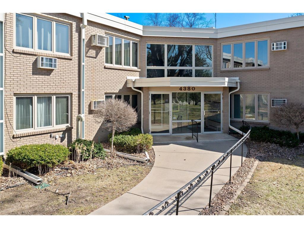 4380 Brookside Court #103 Edina MN 55436 7002701 image19