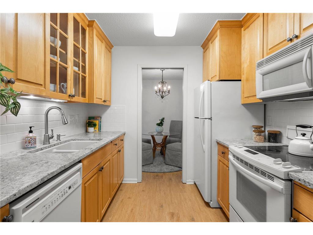 4380 Brookside Court #103 Edina MN 55436 7002701 image6