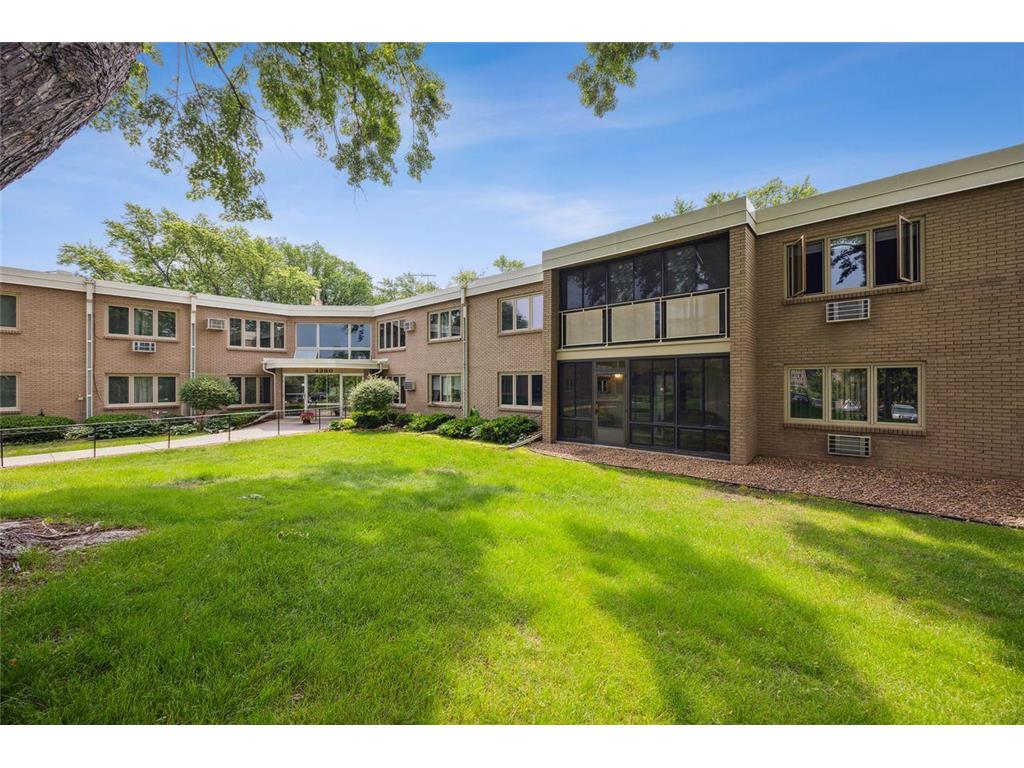 4380 Brookside Court #116 Edina MN 55436 6788694 image5
